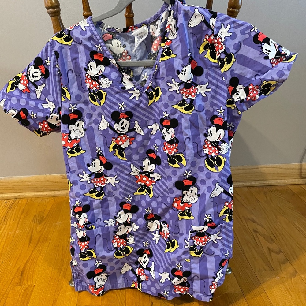 Scrub top
